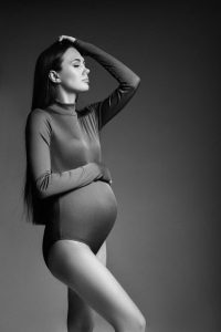 Nėščiosios fotosesija Kaune studijoje Saulės Pieva